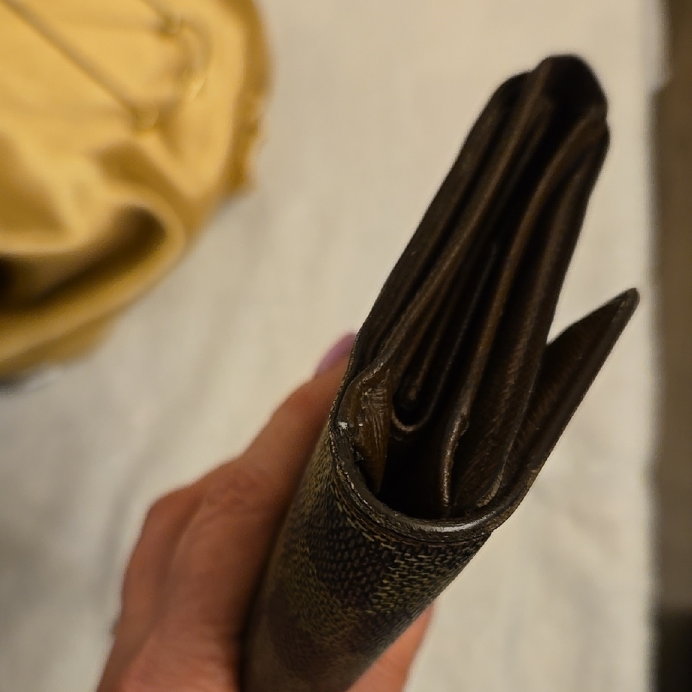 Louis Vuitton Checkered Wallet - Picture 5 of 9